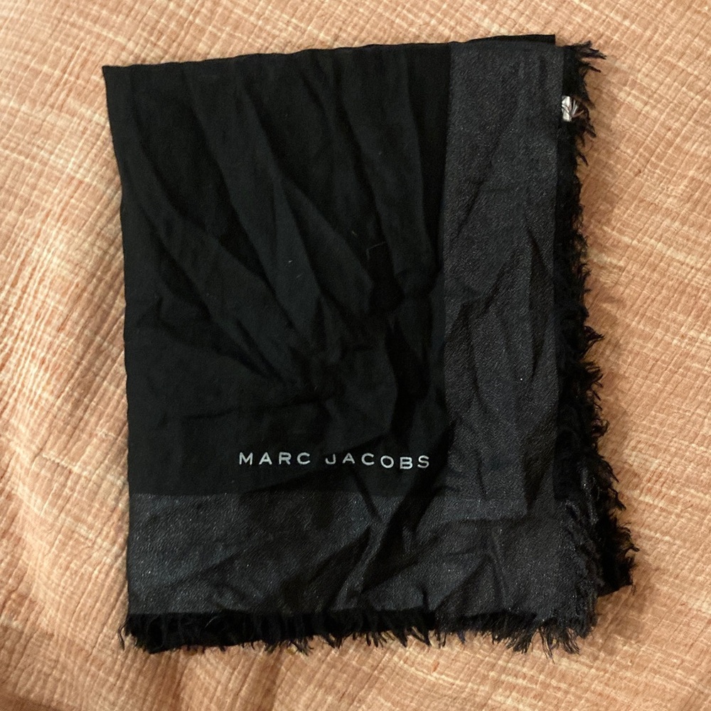 Marc Jacobs Elegant Black Wrap